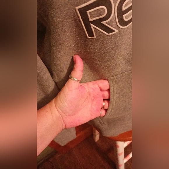 🆓 With $25 Dollar Purchase! Reebok (hoodie) - Picture 2 of 9